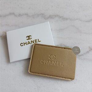 Gold cardholder mirror!